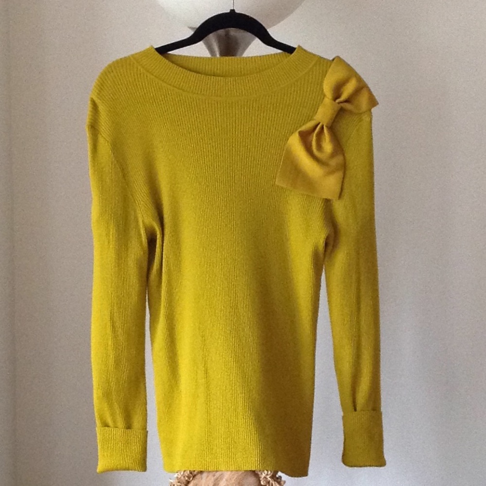 🌕 Ann Taylor Factory - Ribbed Crew Neck Pullover
